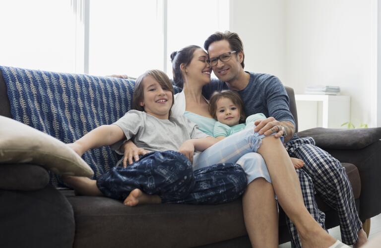 happy-family-on-couch