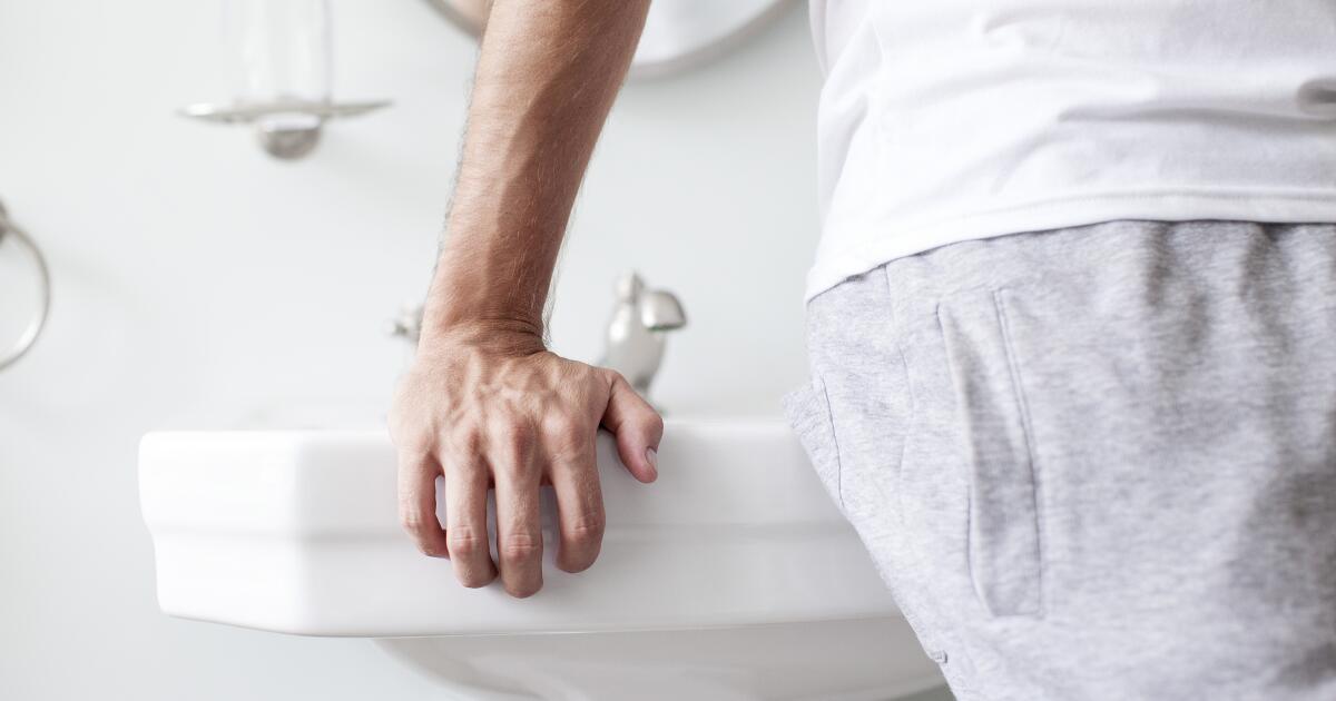 Swollen Testes Symptoms, Causes, Treatments