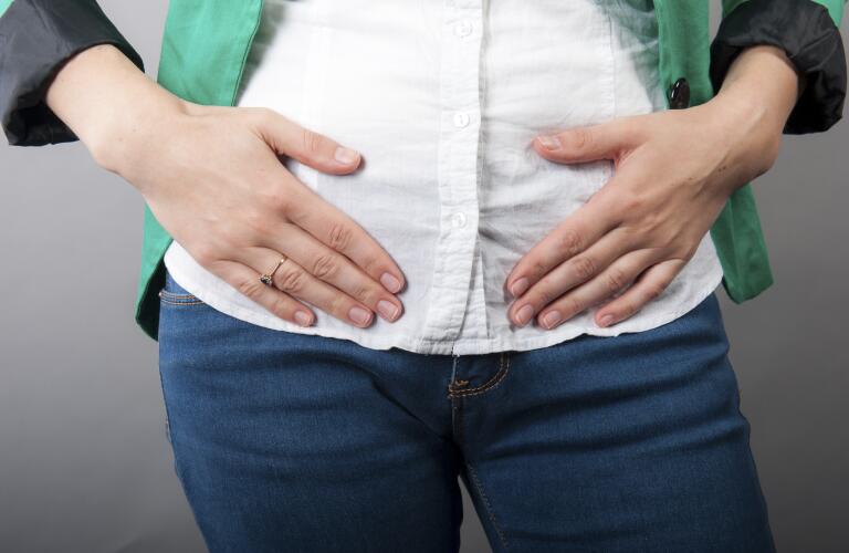 woman-with-stomach-pain