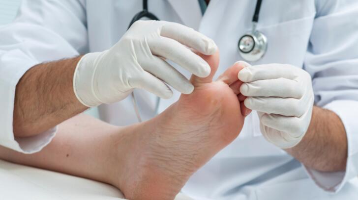 10 Reasons to See a Podiatrist