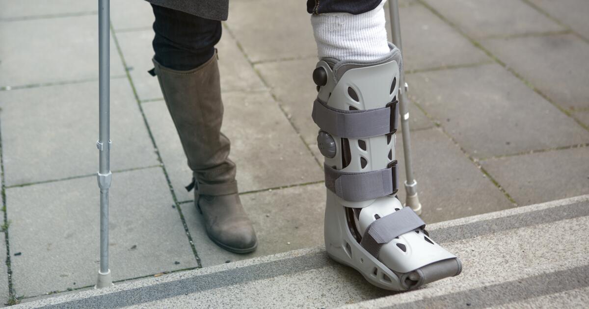 7 Tips for Recovering from a Broken or Dislocated Ankle 7 Tips for Recovering from a Broken or Dislocated Ankle
