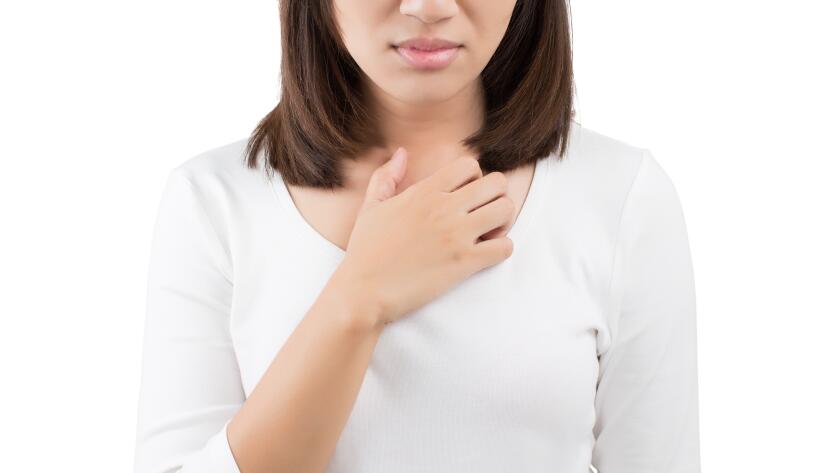 woman-with-itchy-throat