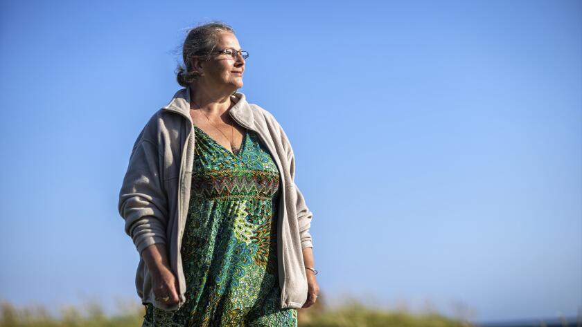 woman-looking-into-the-distance