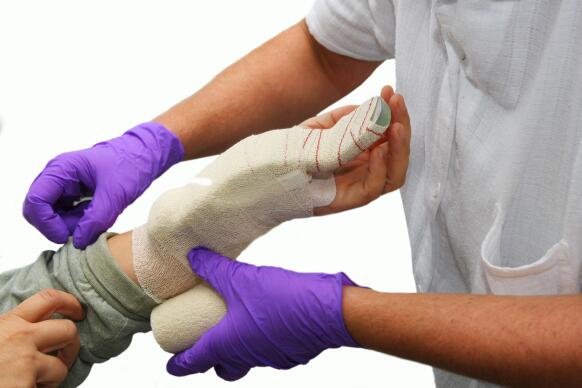 What to Expect During Carpal Tunnel Release Recovery | Healthgrades.com