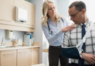 8 Tips For Coping With A Shoulder Sling Healthgrades Com