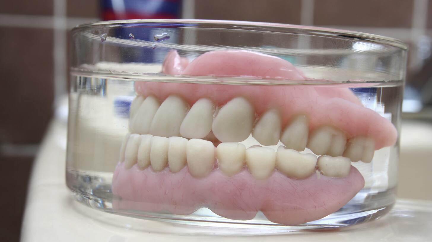 9 Tips for Denture Wearers