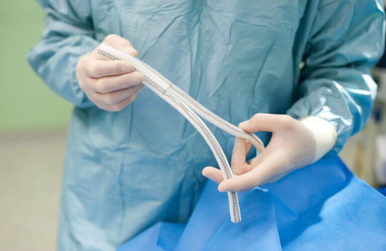 synthetic blood vessel for peripheral bypass surgery
