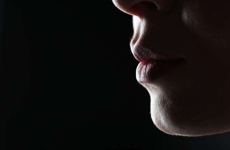 profile-of-womans-lips