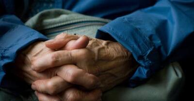 Tremor Symptoms - Shaking Hands - Symptoms, Causes ...