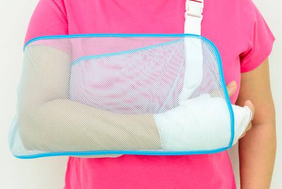 8-tips-for-coping-with-a-shoulder-sling-healthgrades