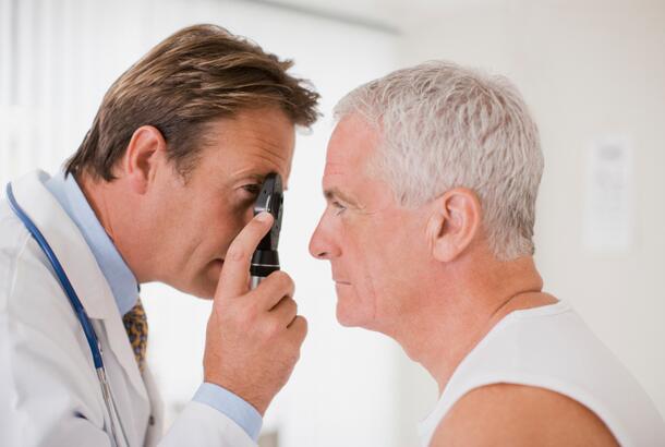 Eyeball Spots - Symptoms, Causes, Treatments