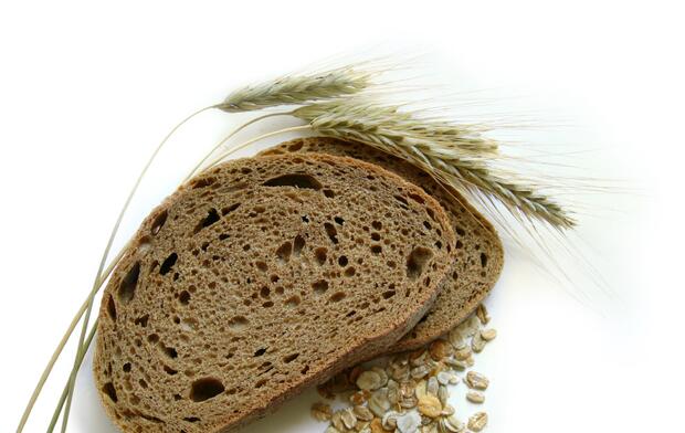 Bánh mì nâu, tai lúa mạch đen (gai) và ngô